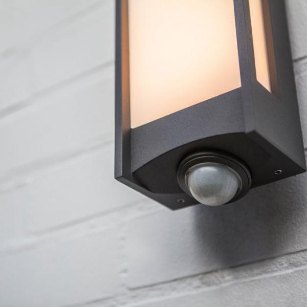 Lutec Architectural Qubo udendørslampe til væg m/PIR-sensor Lutec Architectural Qubo udendørslampe til væg m/PIR-sensor