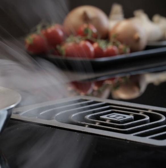 Eico Galileo Smart BK F830 + Recirkulationskit emhætte i kogesektion - Sort Eico Galileo Smart BK F830 + Recirkulationskit emhætte i kogesektion - Sort