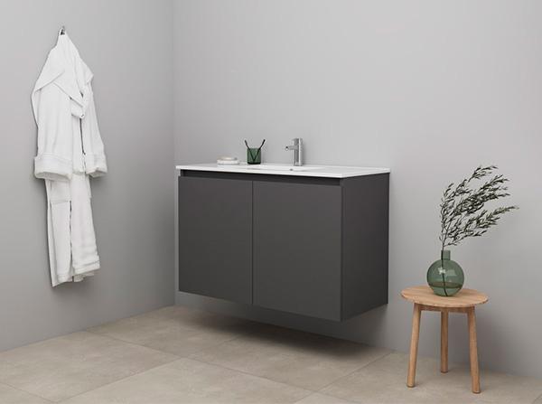 Sanibell Online 101 møbelsæt m/grebsfri låger - Mat antracit - Flatpack Sanibell Online 101 møbelsæt m/grebsfri låger - Mat antracit - Flatpack
