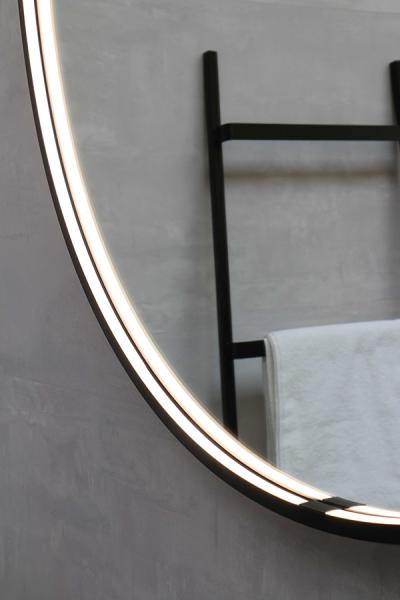 Sanibell Ink SP24 rundt spejl m/lys, varme og sensor Ø100 - Mat sort Sanibell Ink SP24 rundt spejl m/lys, varme og sensor Ø100 - Mat sort